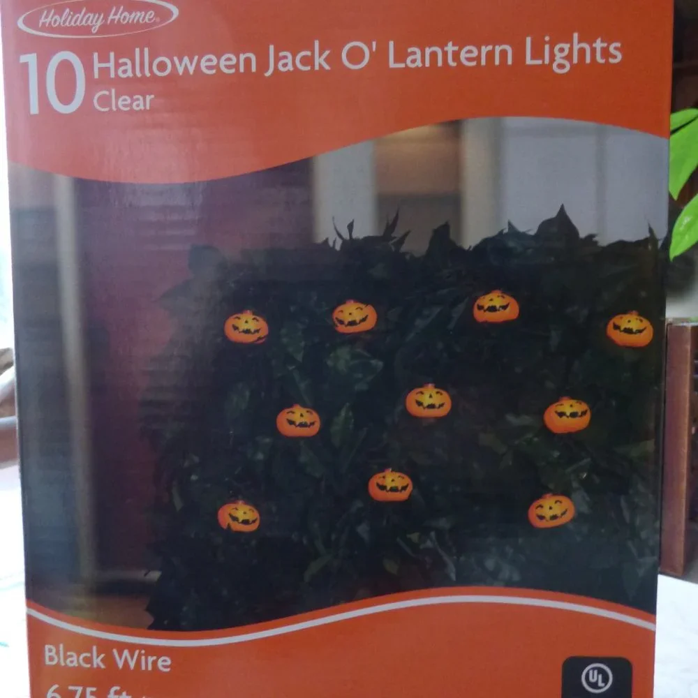 HALLOWEEN LIGHTING SET WHIRL A MOTION SPIDERWEB JACK O LANTERN AND SKULL LIGHTS